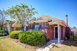 1336 Cameron Ct in Montgomery, AL - Building Photo