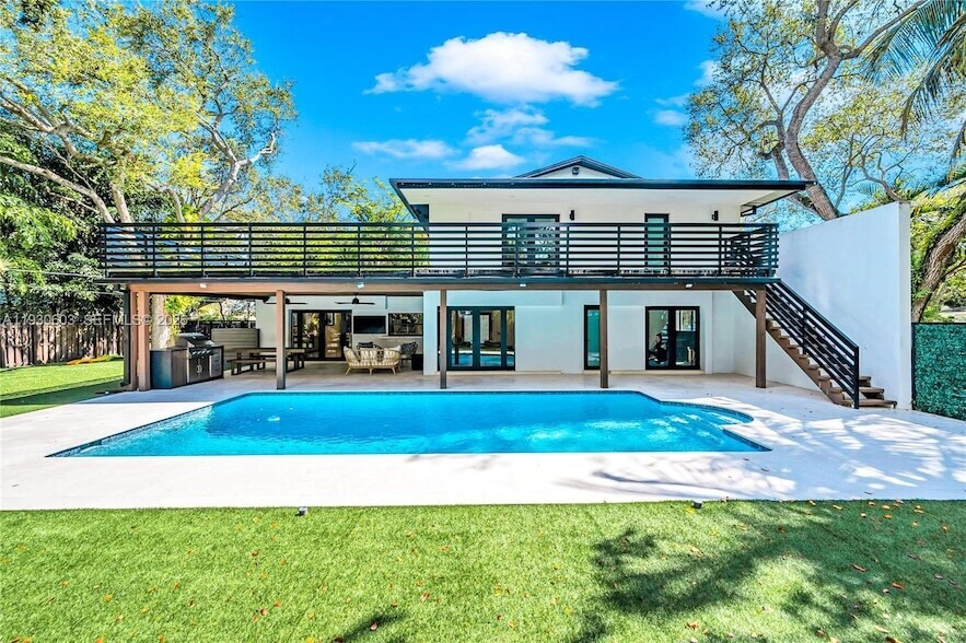 11340 SW 74th Ct in Pinecrest, FL - Foto de edificio