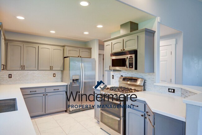 1700 SE 2nd Ct in Oak Harbor, WA - Building Photo - Building Photo