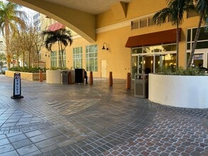 7350 SW 89th St in Miami, FL - Building Photo - Building Photo