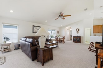 2211 Pleasant Hill Ln in Holiday, FL - Foto de edificio - Building Photo