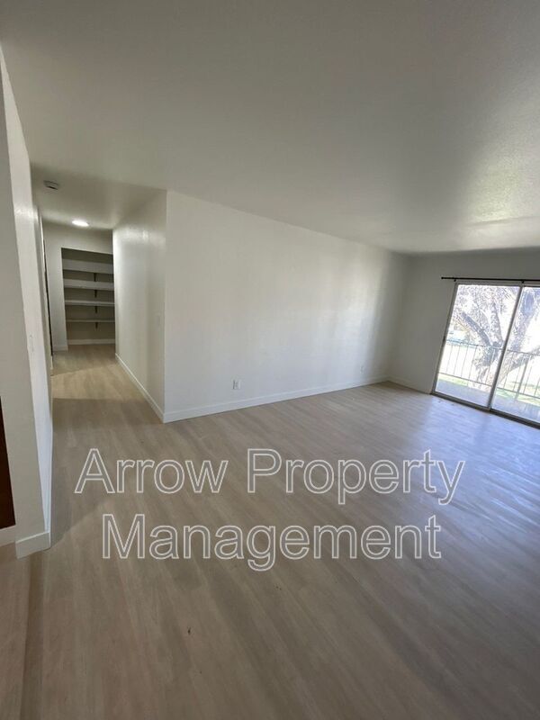 property at 215 E Arbor Ave