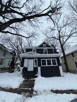 311 Oakley Ave in Rockford, IL - Building Photo