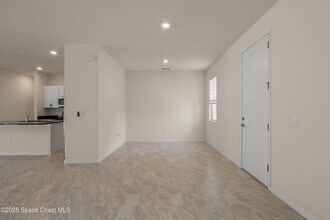 1426 Seeley Cir NW in Palm Bay, FL - Building Photo - Building Photo