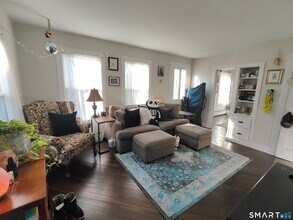 19 East St in Canton, CT - Building Photo - Building Photo