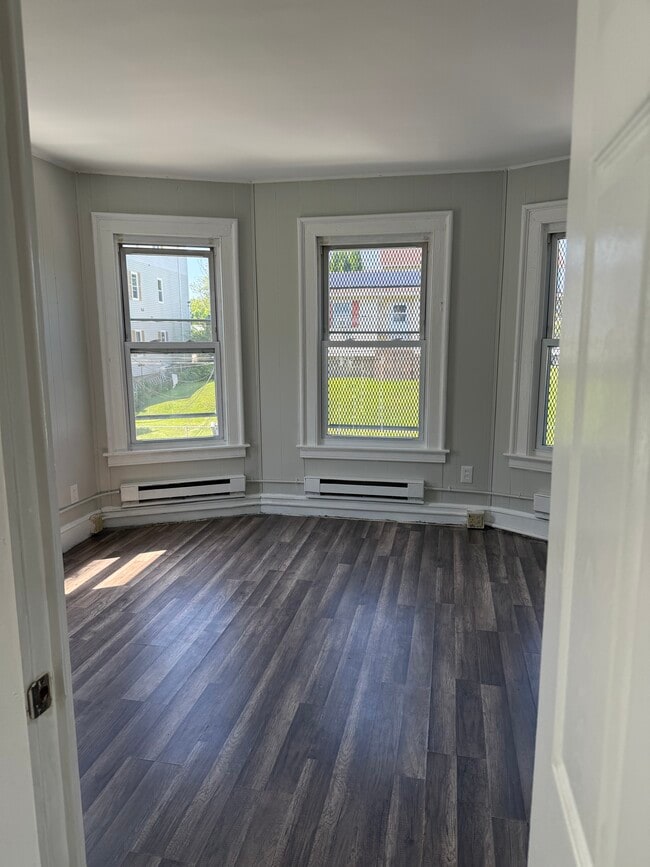 42 Putnam St in Waterbury, CT - Building Photo - Building Photo