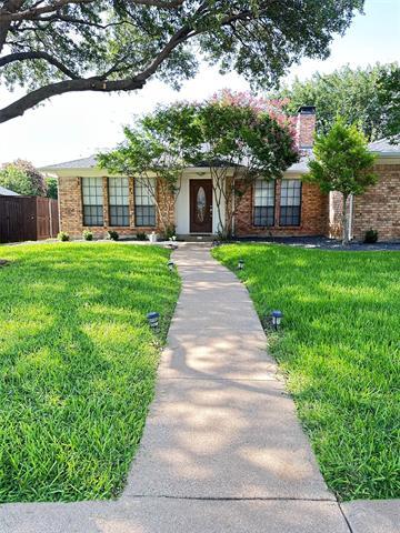 4017 Dome Dr in Addison, TX - Foto de edificio