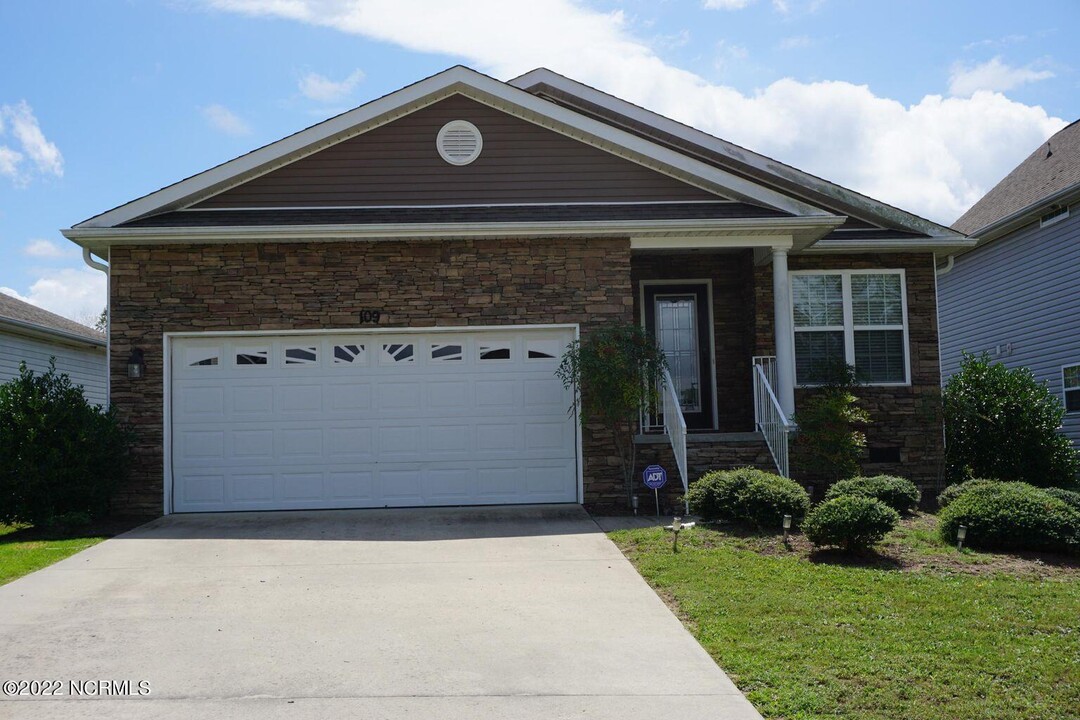 109 High Tower Ln in Aberdeen, NC - Building Photo