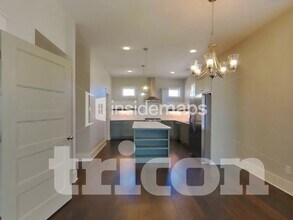 1257 Hillwood Private Cove, Unit 225 in Nashville, TN - Foto de edificio - Building Photo