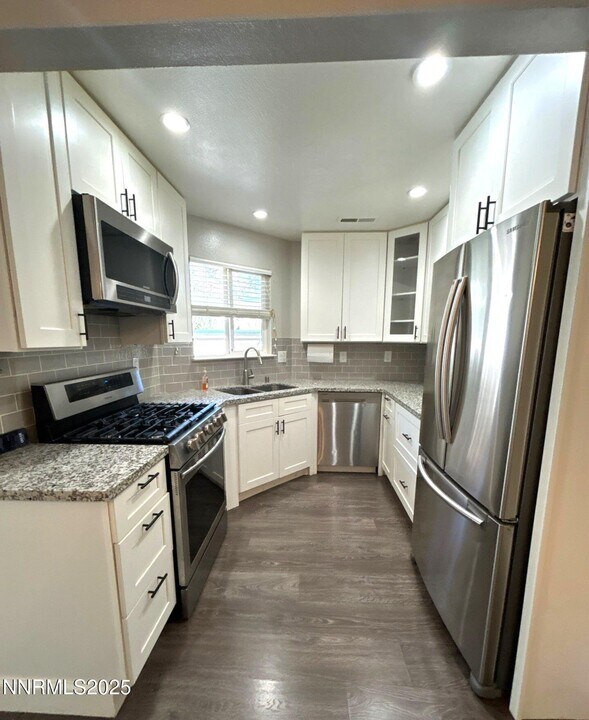 2671 Sycamore Glen Dr in Sparks, NV - Building Photo
