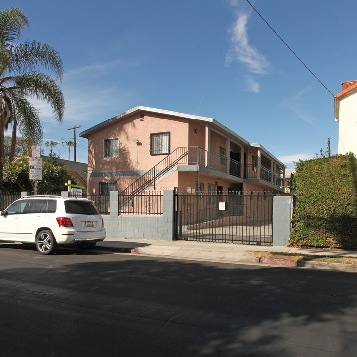 De Longpre Apartments in Los Angeles, CA - Foto de edificio