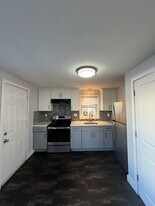 363 Halladay St, Unit 1 in Jersey City, NJ - Building Photo