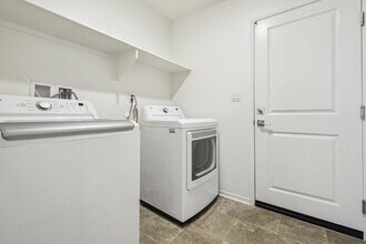 5584 Kate Way in Fontana, CA - Building Photo - Building Photo