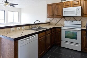 824 Middle Cove Dr in Plano, TX - Building Photo - Building Photo