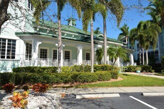 5119 Melbourne St, Unit C304 in Punta Gorda, FL - Foto de edificio - Building Photo