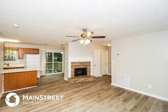 42 Swan Dr in Hiram, GA - Building Photo - Building Photo