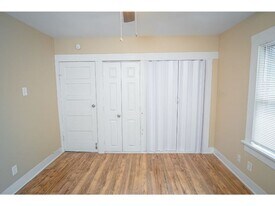 1323 Lamar St in San Antonio, TX - Building Photo