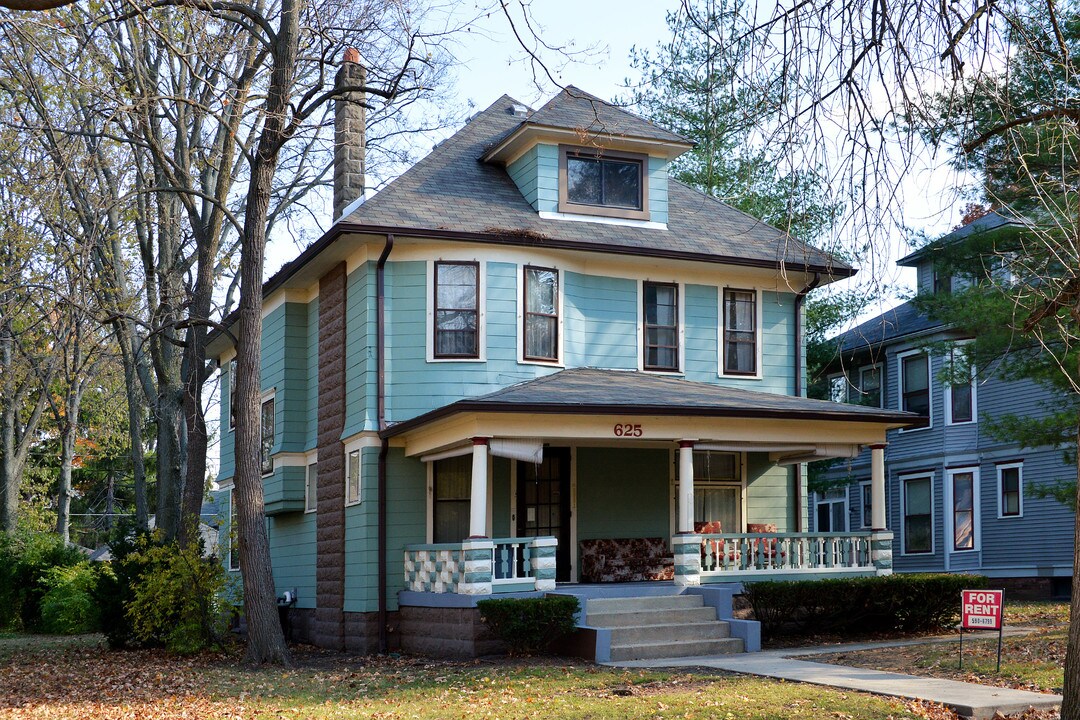 625 Woodruff Place Middle Dr in Indianapolis, IN - Foto de edificio