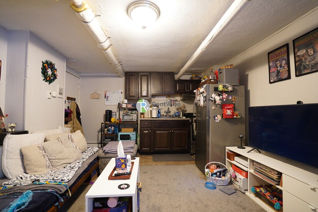 1683 Commonwealth Ave in Boston, MA - Building Photo