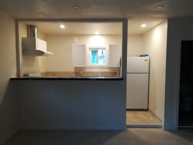 424 E Cypress Ave in Monrovia, CA - Building Photo - Building Photo
