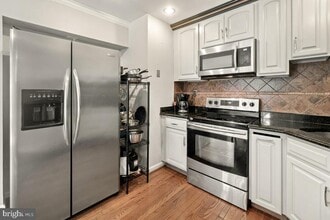 19602 Labelle Ct in Gaithersburg, MD - Building Photo - Building Photo