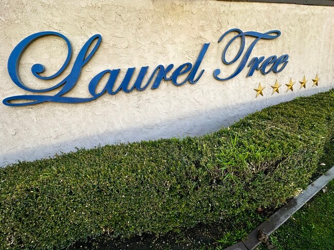 The Laurel Tree Apartments in Bakersfield, CA - Foto de edificio - Building Photo