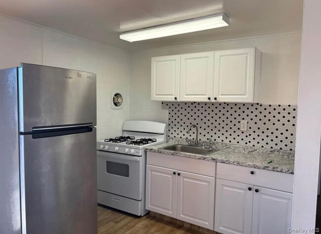 32 Winding Rd in Hicksville, NY - Building Photo - Building Photo