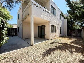 136 Avenida Las Brisas in Oceanside, CA - Building Photo - Building Photo