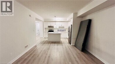 142 Foamflower Pl in Waterloo, ON - Building Photo - Building Photo