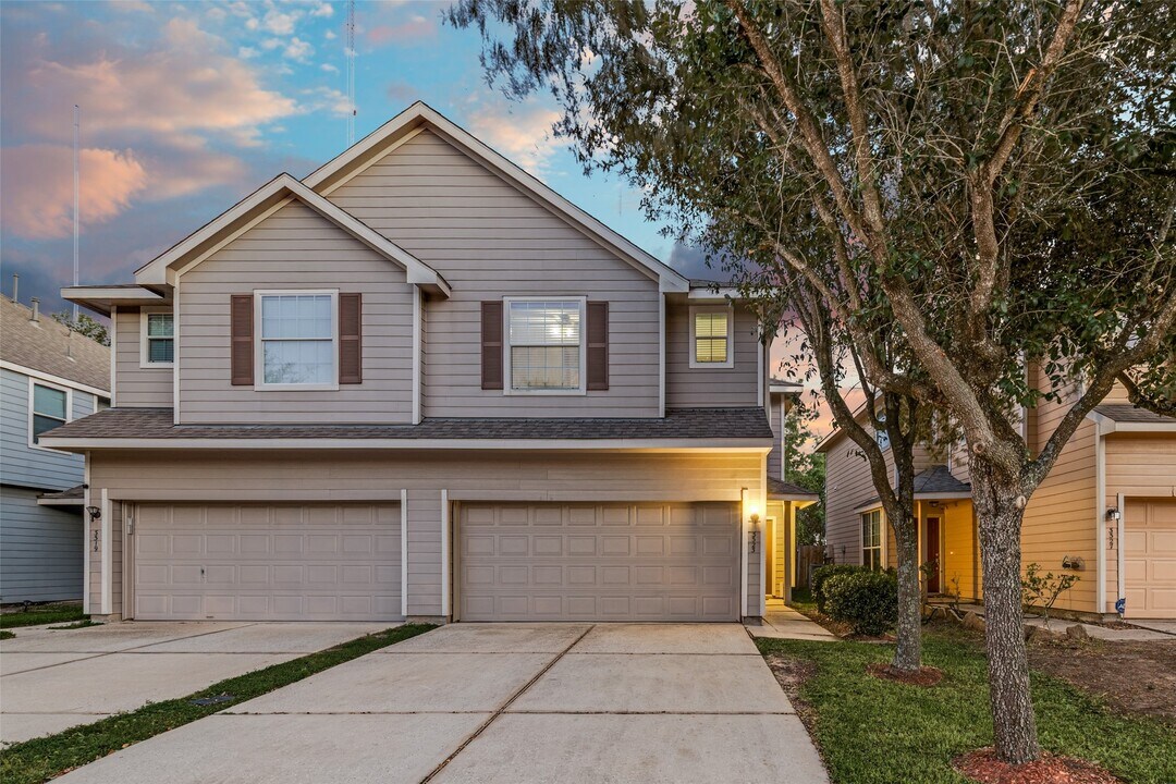 3323 Atherton Canyon Ln in Houston, TX - Building Photo