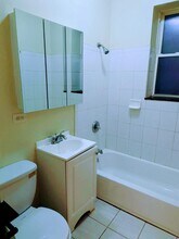 2041 N Keeler Ave, Unit 2 in Chicago, IL - Building Photo - Building Photo
