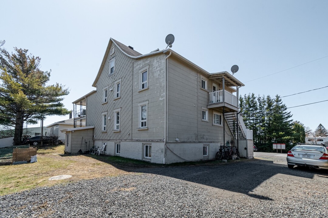 311-321 Chouinard St in Lévis, QC - Building Photo