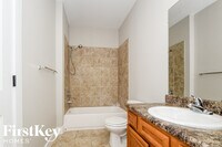 960 Maple Trce photo'