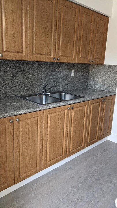 811 81st St in Miami Beach, FL - Building Photo