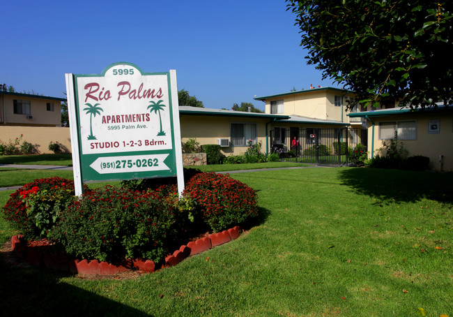 Rio Palms Apartments in Riverside, CA - Foto de edificio - Building Photo