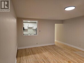 33 Coupal St in Ottawa, ON - Building Photo - Building Photo