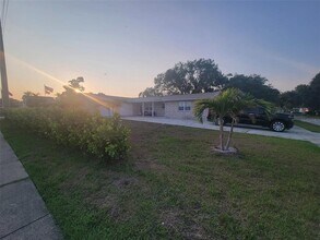 10905 126th Ave N in Largo, FL - Building Photo - Building Photo