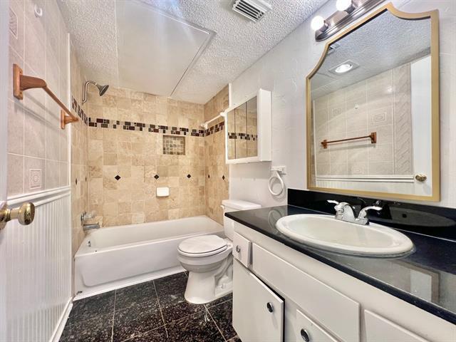 2639 Via Catalina in Carrollton, TX - Building Photo