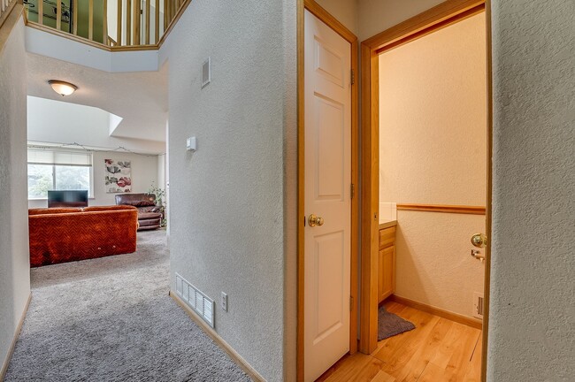 Spacious 3 Bed, 3 1/2 Bath Townhome in Northwest Fort Collins! in Fort Collins, CO - Building Photo - Building Photo