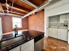 202 W 5th St in Kansas City, MO - Building Photo - Building Photo