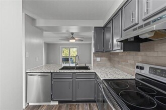 408 Bonnie Brae Dr in Coraopolis, PA - Building Photo - Building Photo