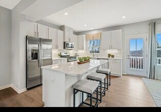 107 Leah Dr in Zelienople, PA - Building Photo - Building Photo