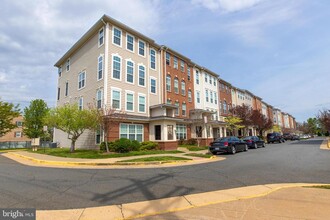 6083 Wicker Ln in Centreville, VA - Building Photo - Building Photo