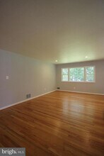 2391 Cedar Ln in Vienna, VA - Building Photo - Building Photo
