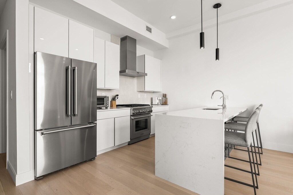 20 W 5th St, Unit 5A in Boston, MA - Building Photo