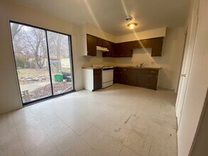 2013 W Emma Ave in Springdale, AR - Building Photo - Building Photo