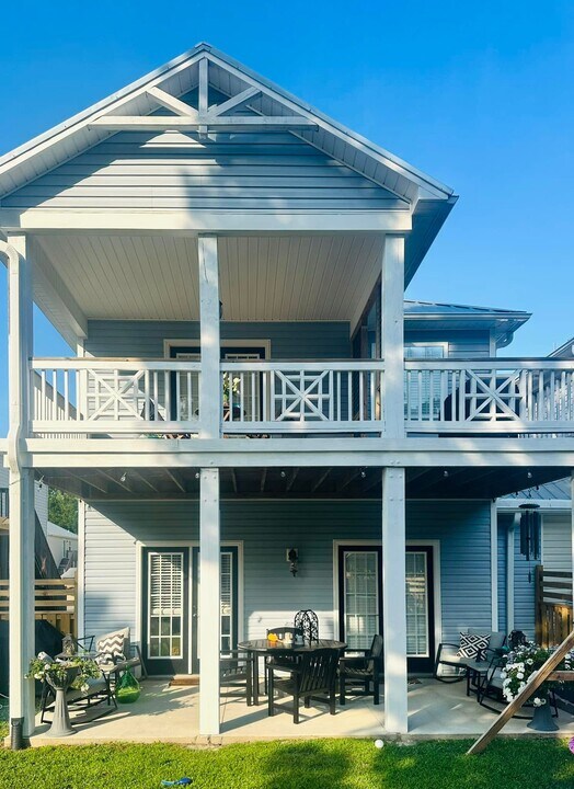 122B James Ave in Surf City, NC - Building Photo