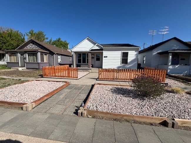 property at 412 E 20th St