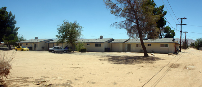 13410-13414 Navajo Rd in Apple Valley, CA - Building Photo - Building Photo