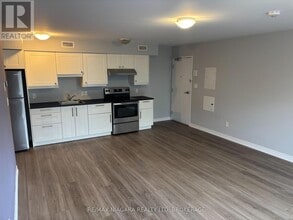 2622 Stevensville Rd in Fort Erie, ON - Building Photo - Building Photo